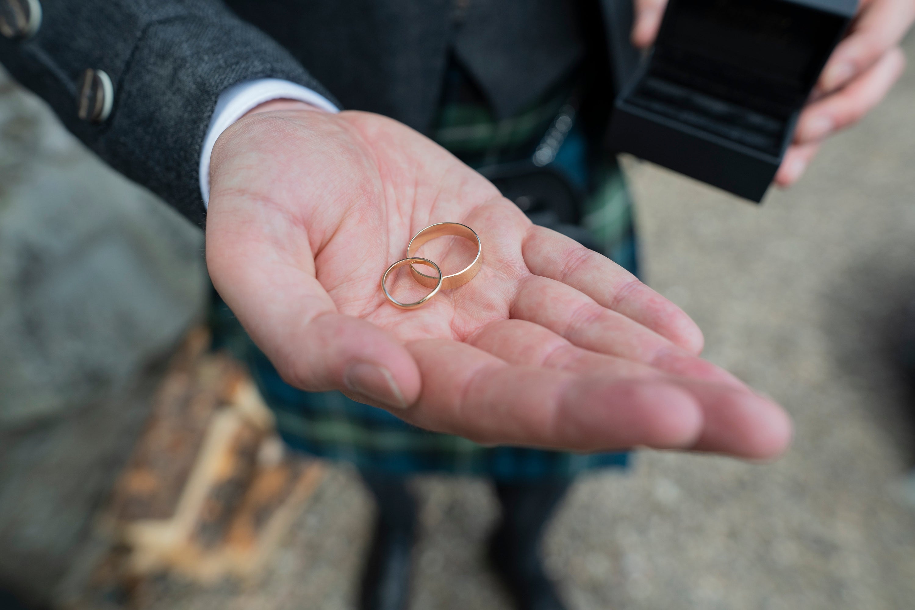 How to Choose Your Wedding Ring Style - A Simple Guide to Finding your Perfect Wedding Rings