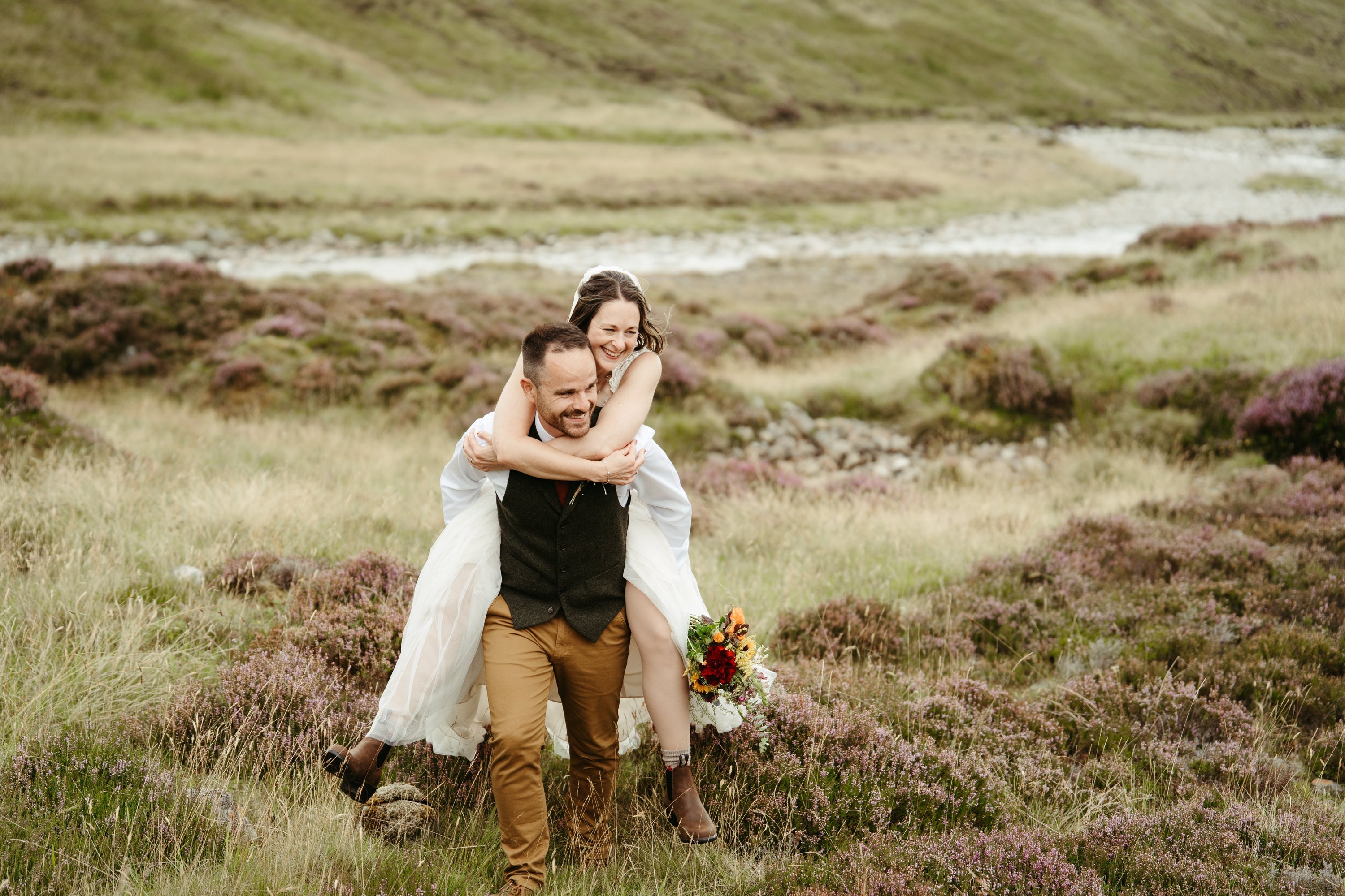 Make your own Wedding Rings in Scotland – Real Couples Wedding Stories with Cairney Jewellery
