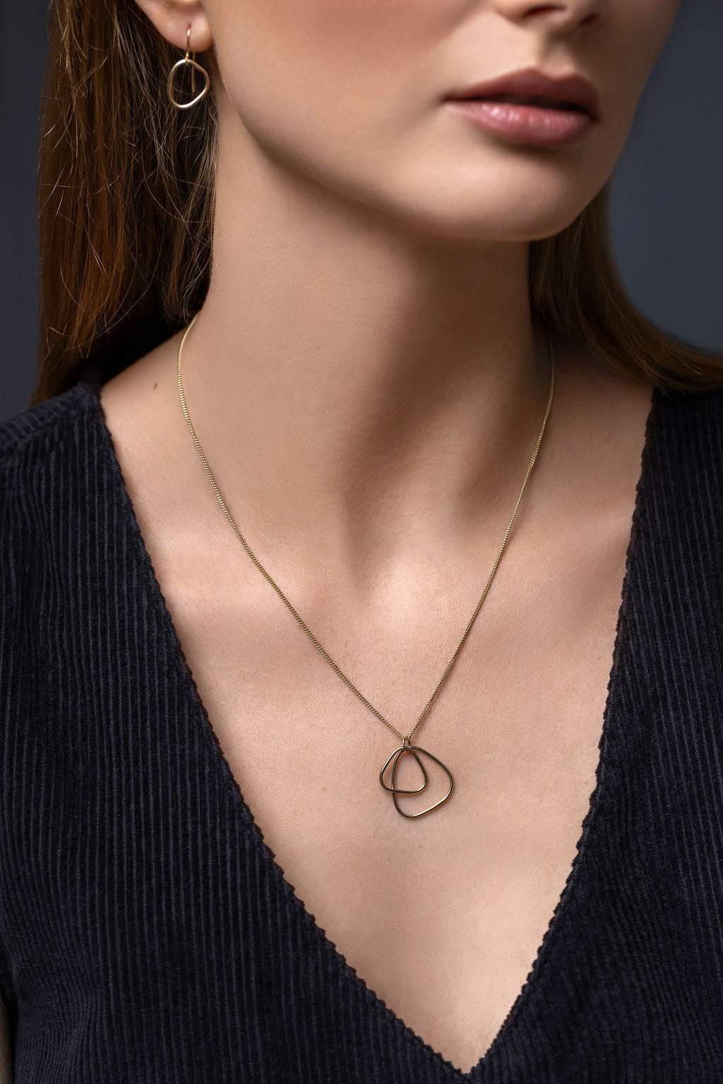 Solid 9ct gold abstract circle wonky pendant necklace