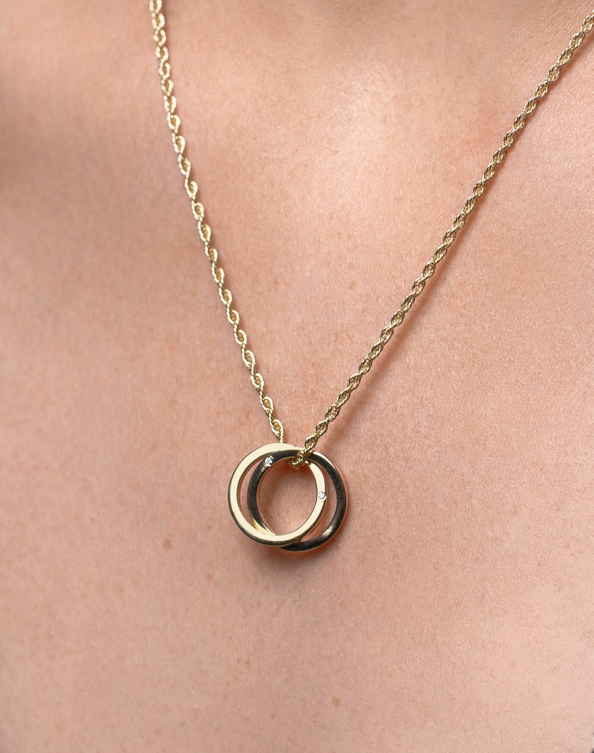 9ct Gold Personalised Interlocking Circles Orbit Necklace