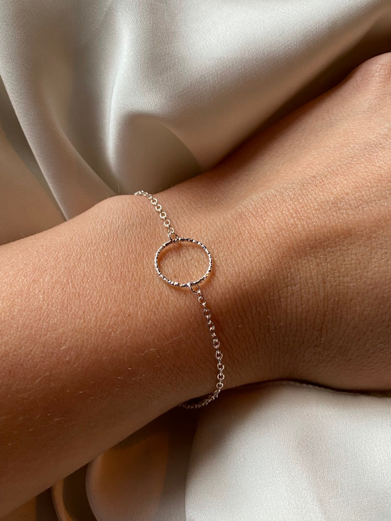 Sterling Silver Sparkly Circle Bracelet